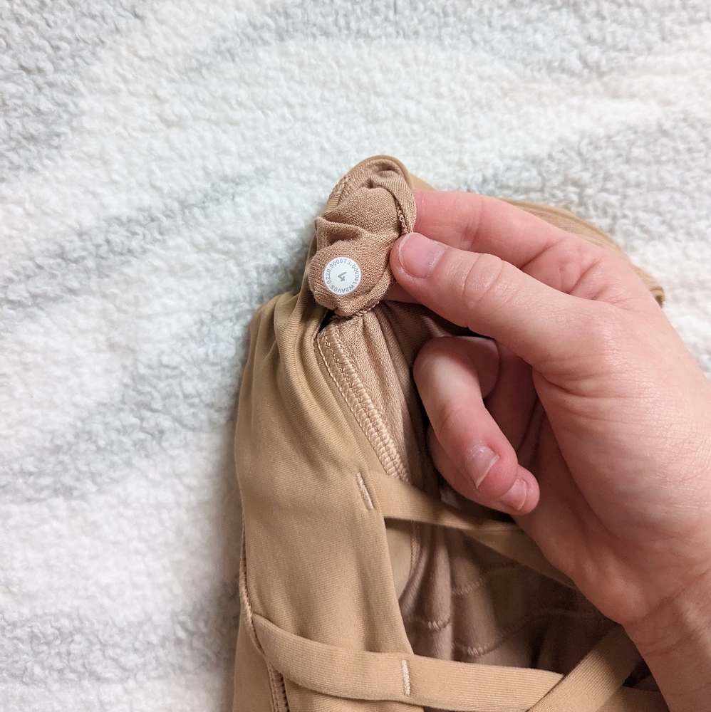 Lululemon Energy Bra - Picture 3 of 3